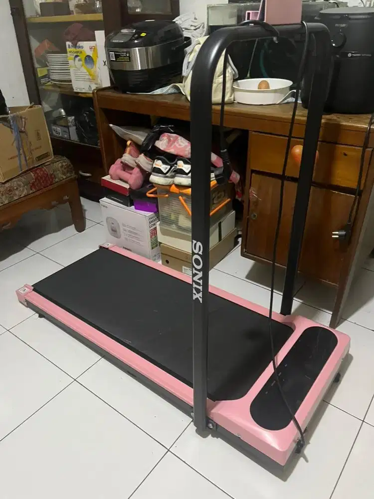 Sonix Incline Treadmill STR01