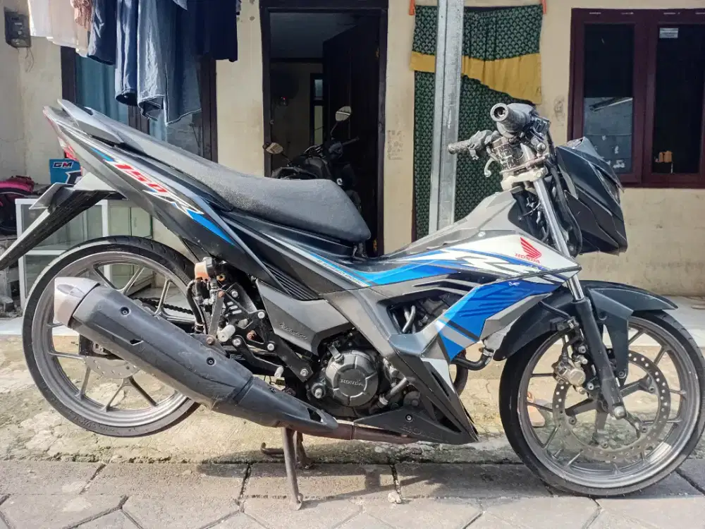 Sonic 2019,warna hitam