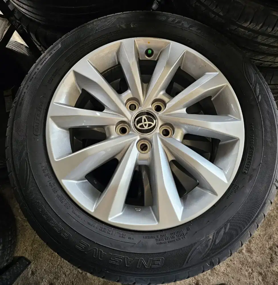 Velg OEM Zenix V R17 PCD5x114.3. Velg ban Dunlop 4pcs kondisi bagus