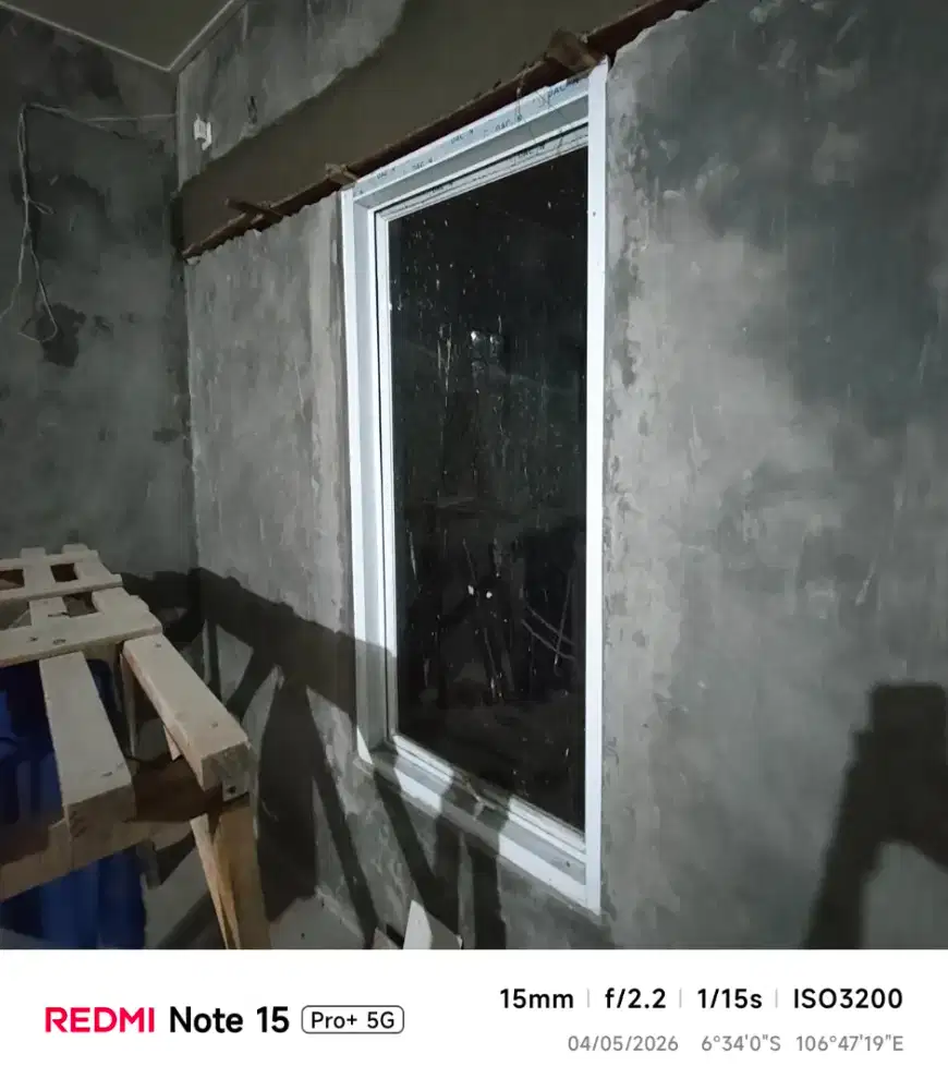 Jendela Jungkit Aluminium Dacon