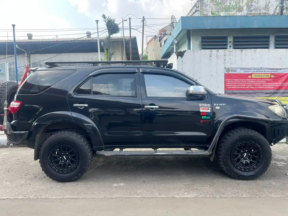 Toyota Fortuner 2010 Bensin