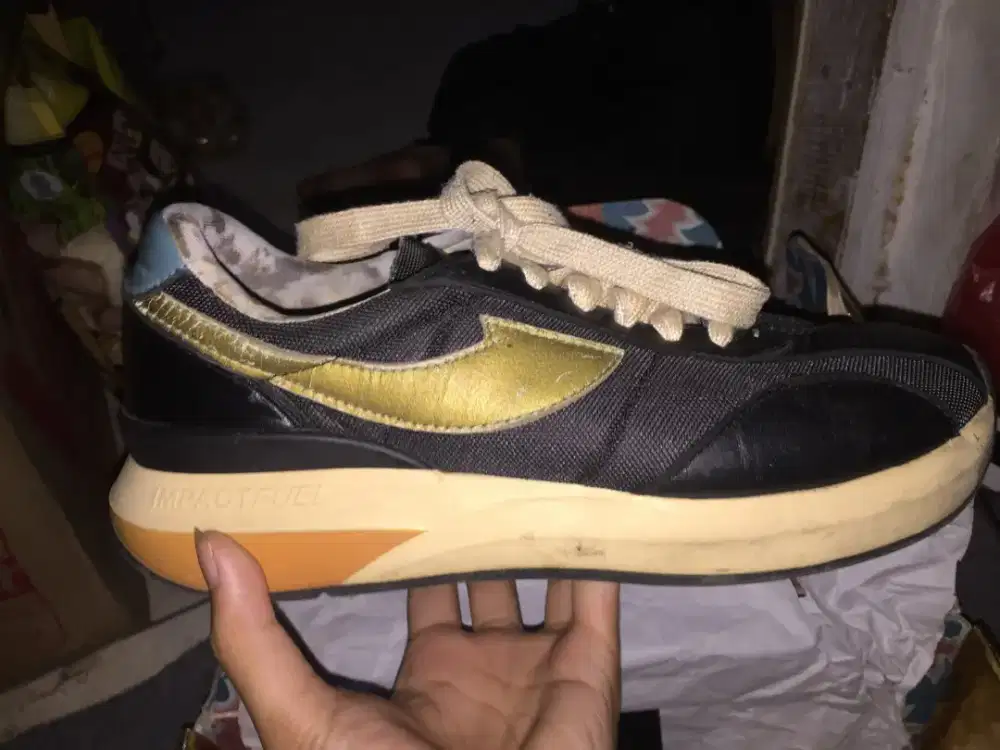 Sepatu compass Velocity