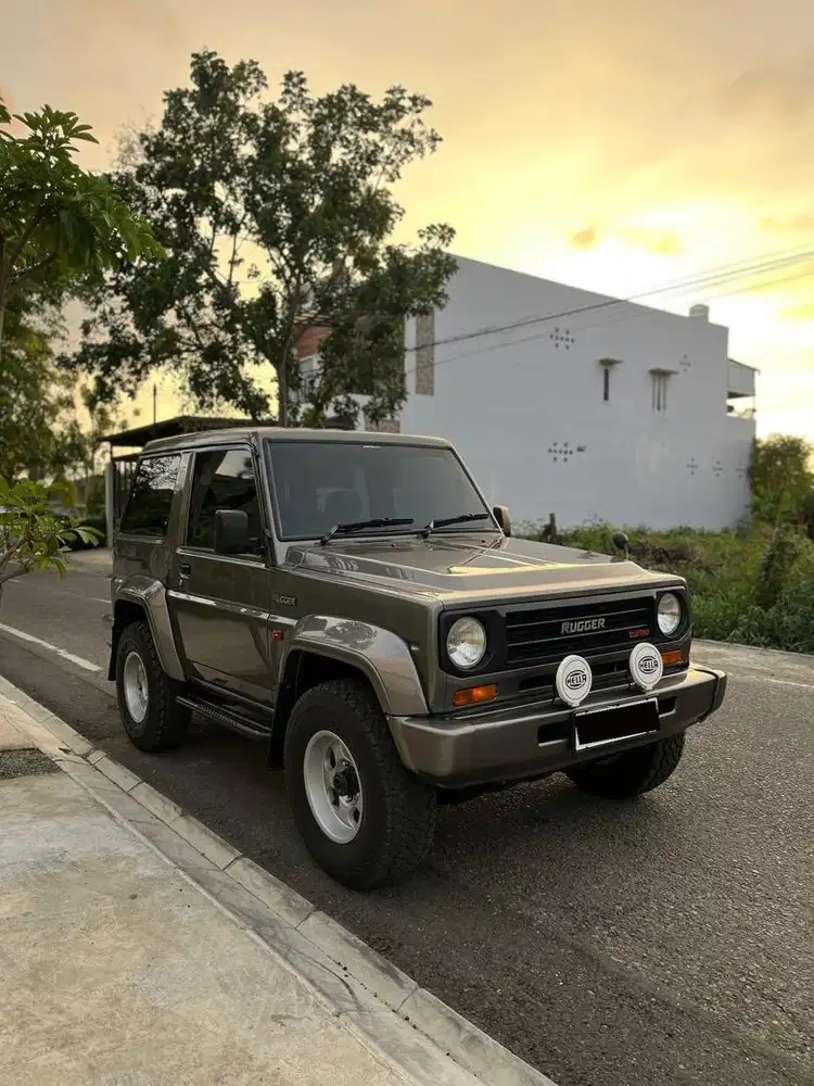 DAIHATSU TAFT INDEPENDENT 4x4 DIESEL M/T TAHUN 1996