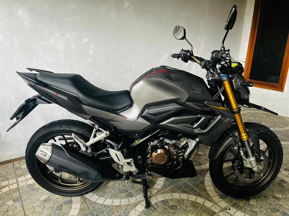 Honda CB150R Streetfire 2022 - Low KM 13rb - Sangat Terawat - Siap Gas