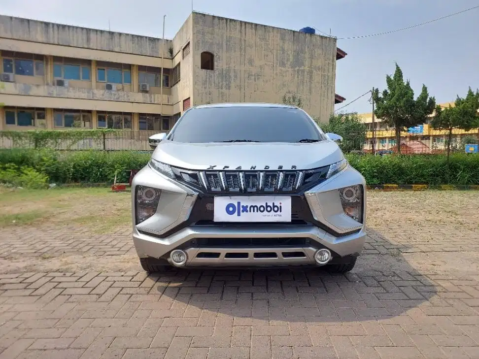 TDP 9,JT, Mitsubishi Xpander 1.5 Ultimate Bensin-AT Silver 2017