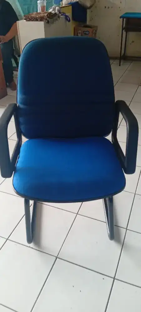 Kursi kantor  siap pakai