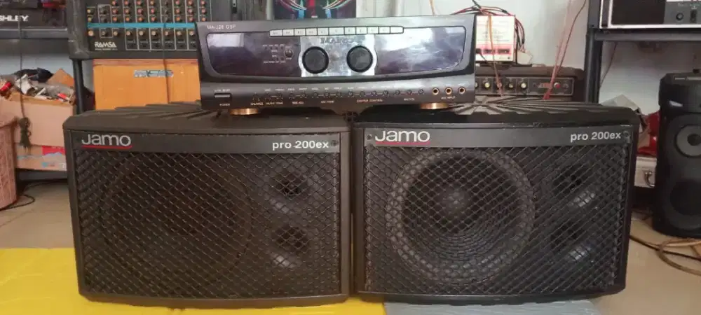 Karaoke amplifier dan speaker 10inch