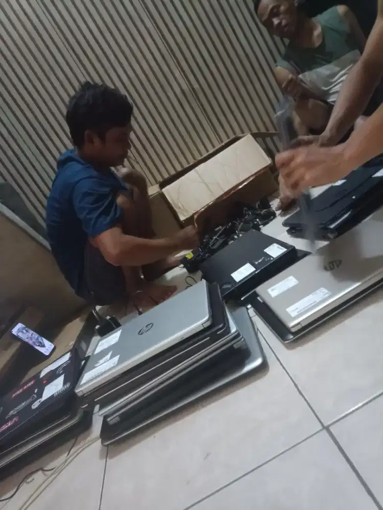 Pusatnya Laptop & Notebook Termurah Se tangerang -Type Macam -GARANSI