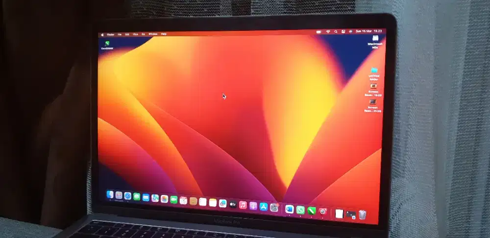 Macbook Pro 2017 13 inch 8/256 Gb