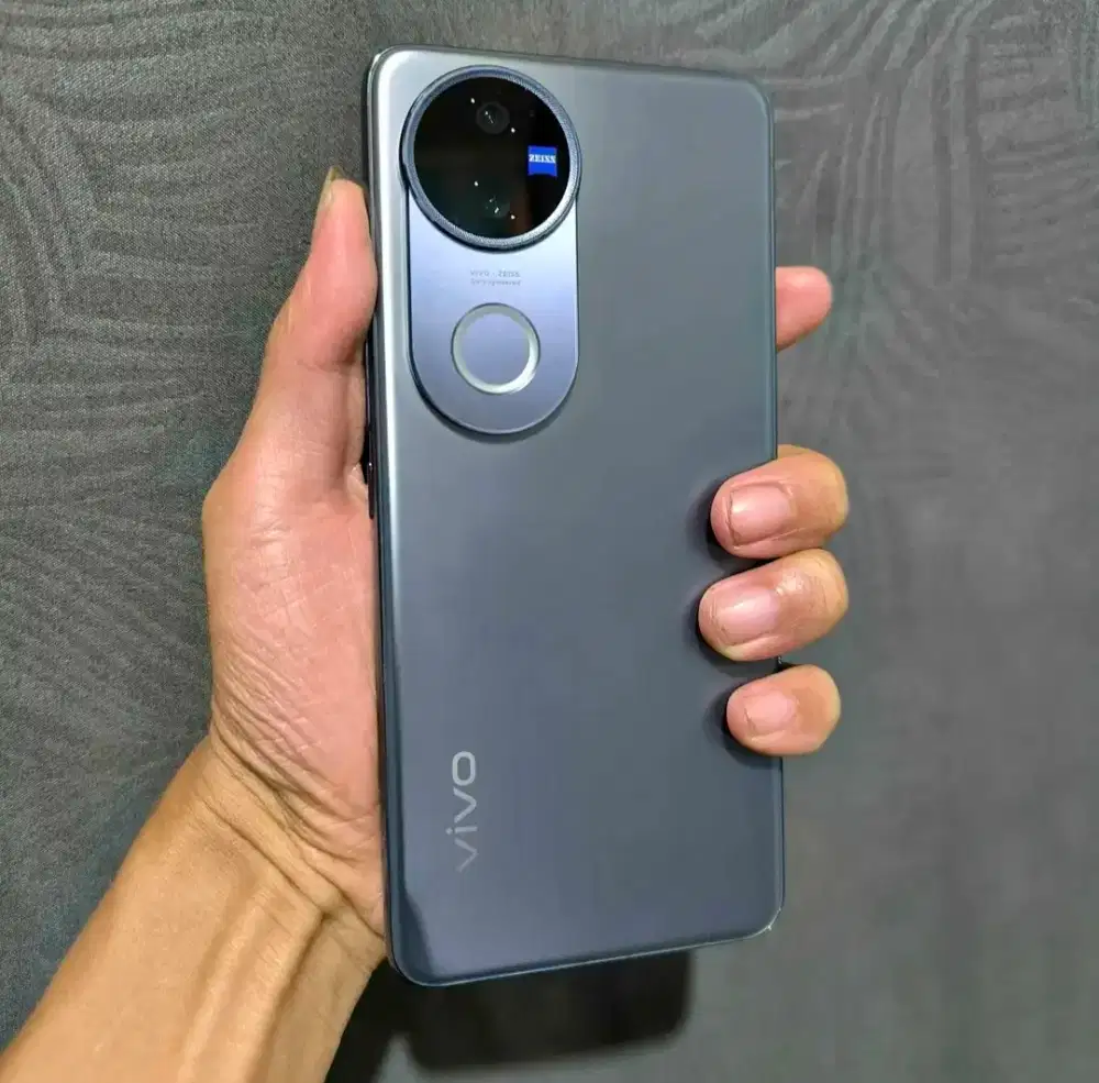 Vivo v50 5g 12+(12) /256