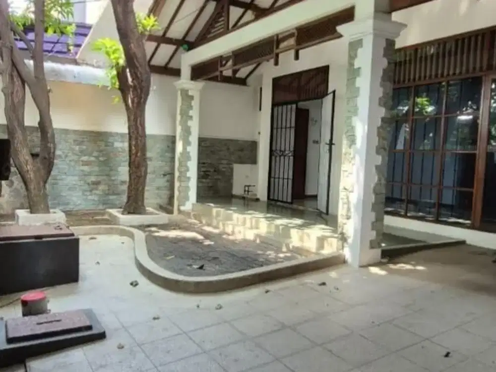 Rumah 2 Lantai 200m2 SHM Dijual/Disewakan Di Kelapa Gading, Lokasi Strategis