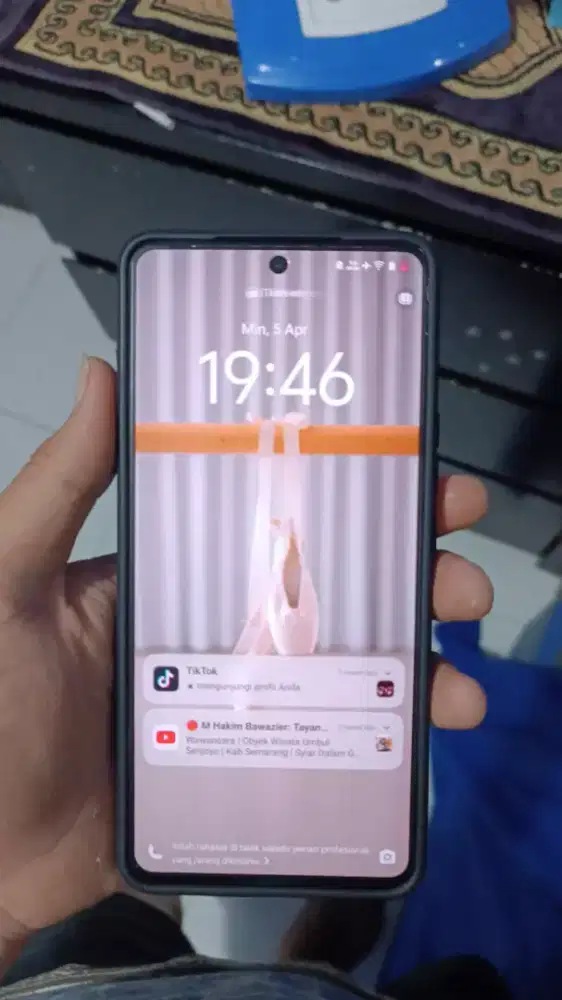 Bantu jualin punya temen jual butuh.