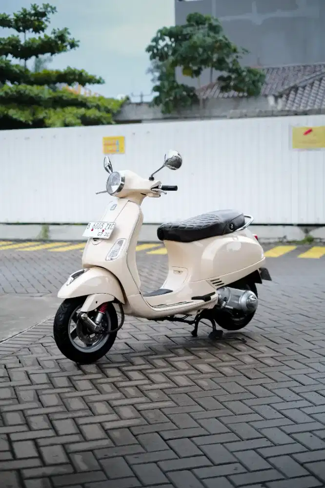 Vespa LX 150 2vie 2012