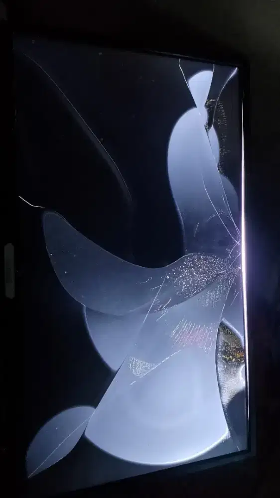 TV Coocaa 24 Inch Rusak Layar Pecah