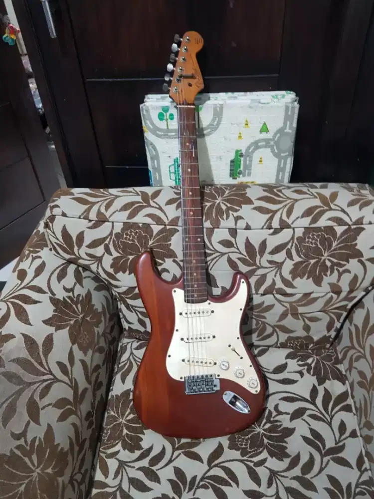 Gitar fender stratocaster