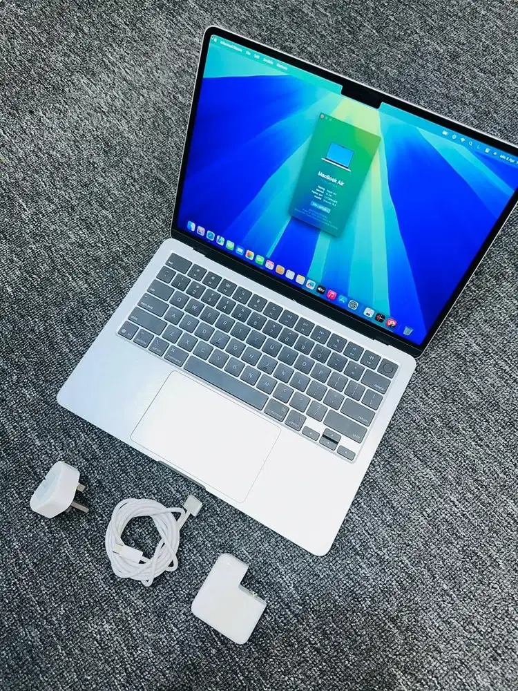 Macbook Air M4 13 16/256 3 Minggu pakai