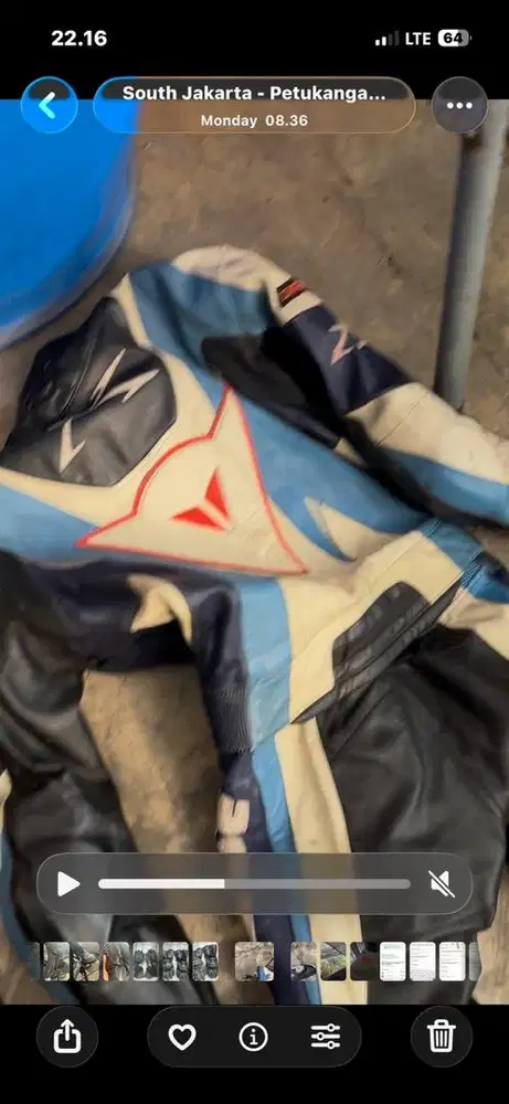 wearpack dainese untuk balap motor termasuk sarung tangan dan sepatu