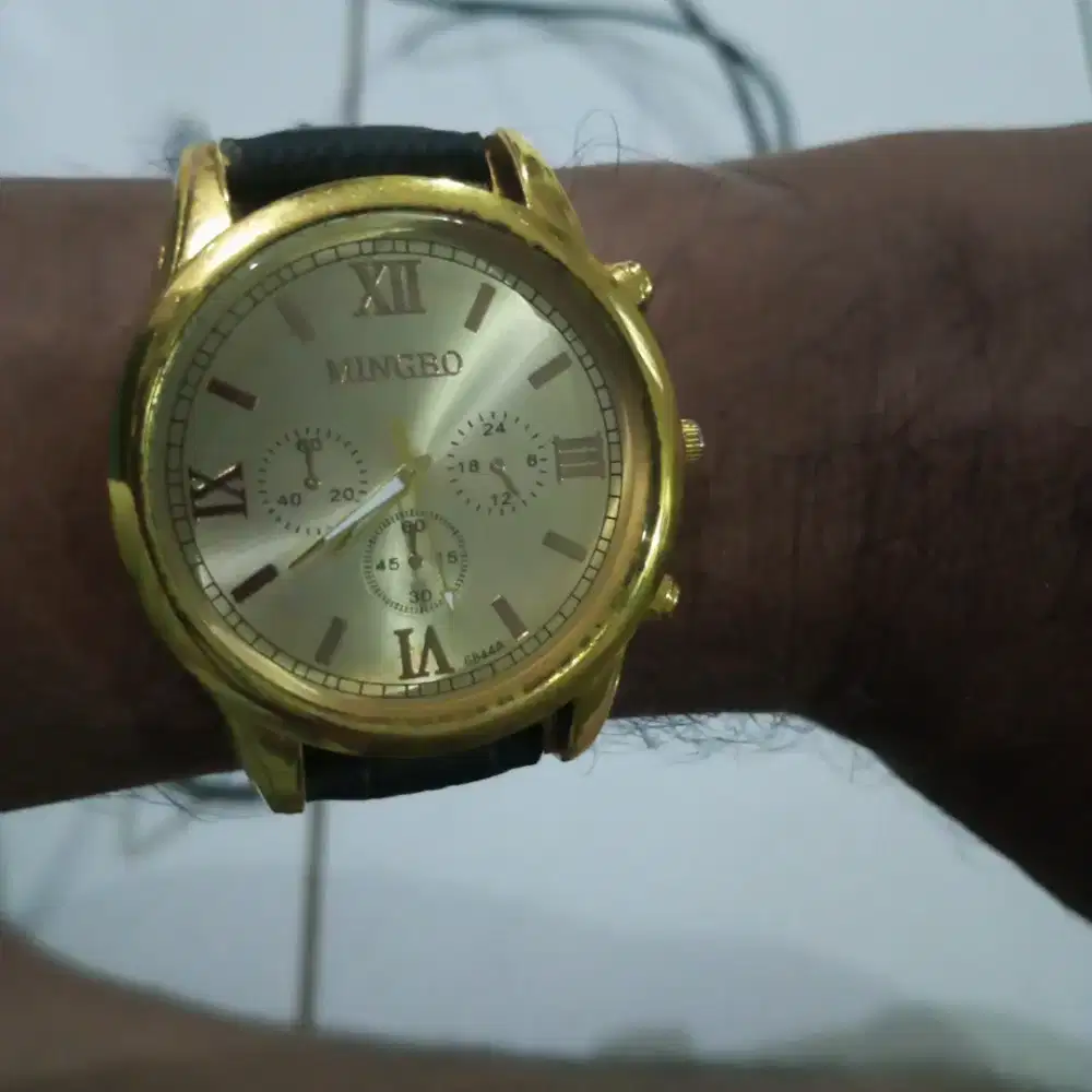 Jam tangan gold keren