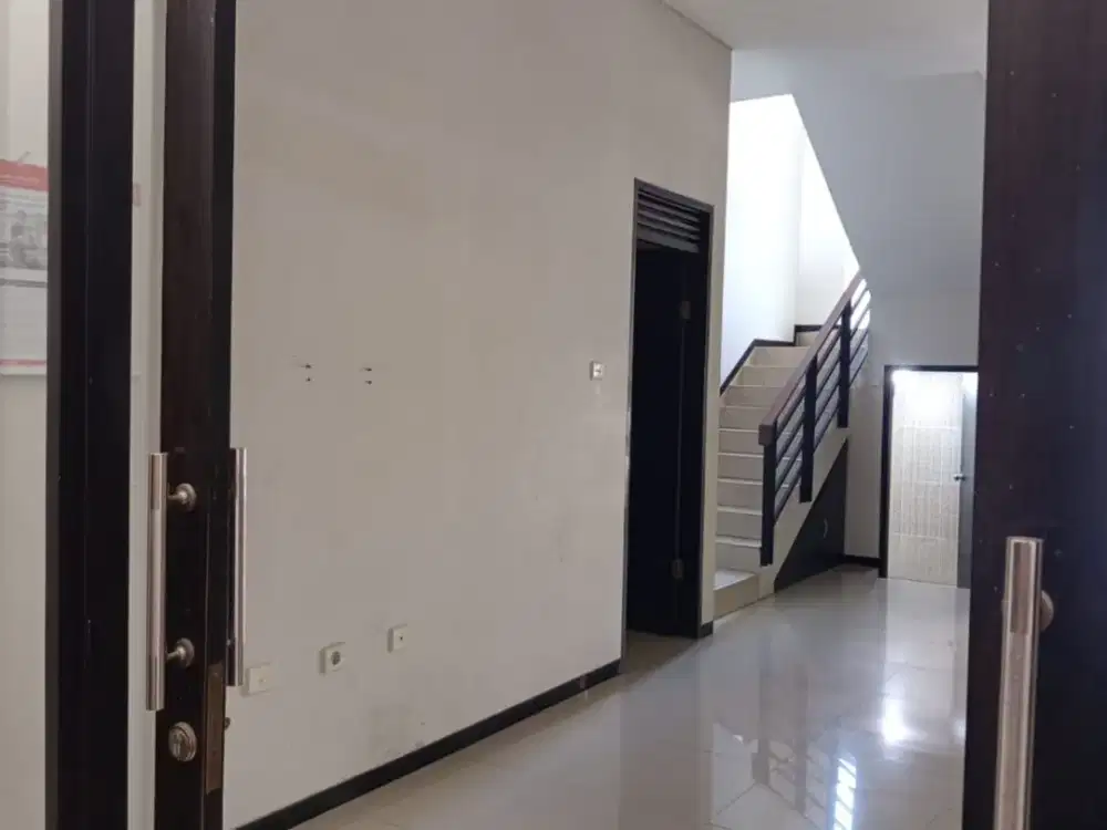 Murah Rumah Siap Huni 2 Lantai di Grand Sharon Residence