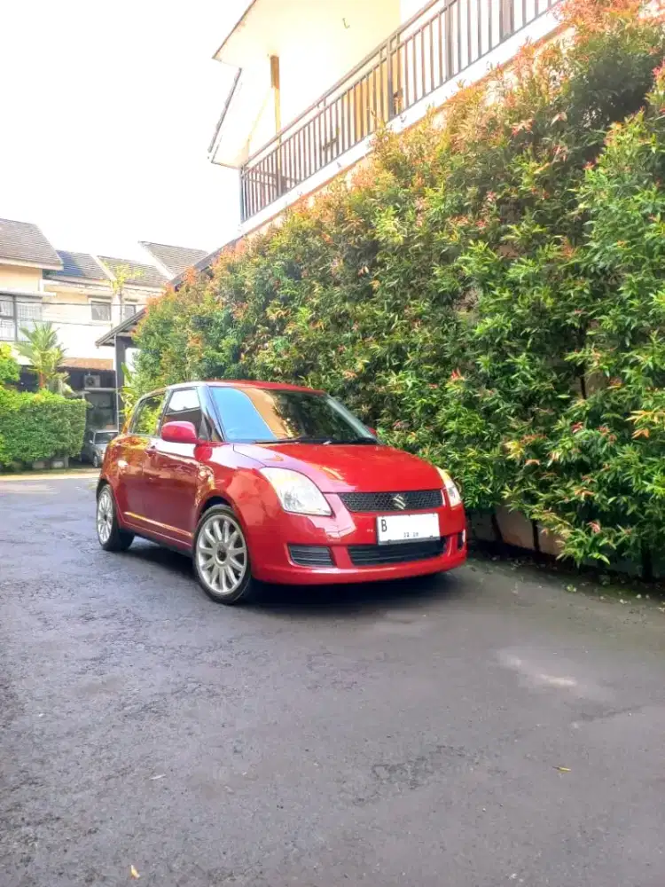 [KM.103rb] Suzuki Swift ST M15A AT Merah 2008