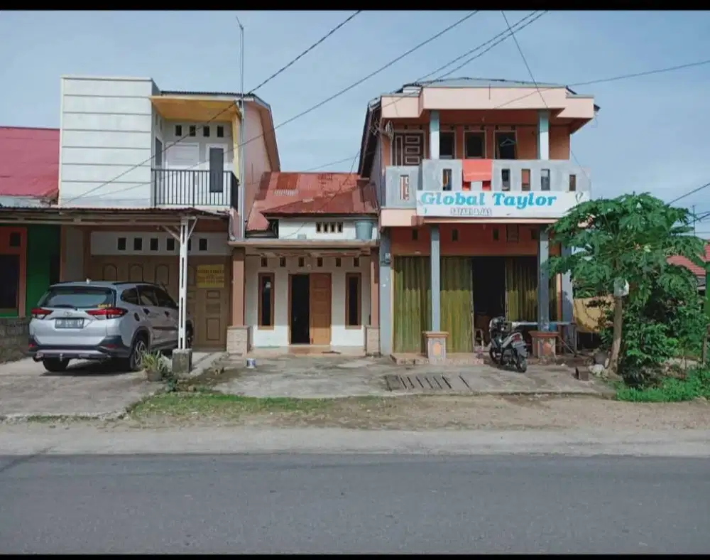 Dijual Rumah dan terdapat  2 ruko