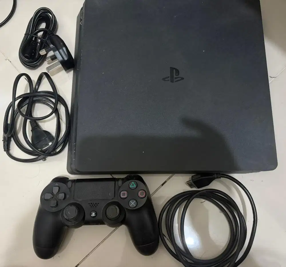 PS4 1TB Jet Black