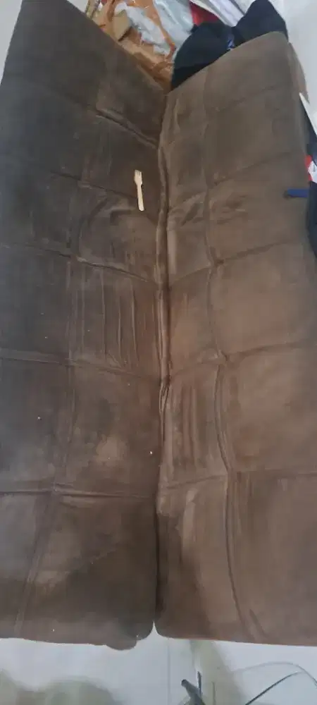 Sofa coklat merek in***ma dijual kondisi apa adanya mau pindahan