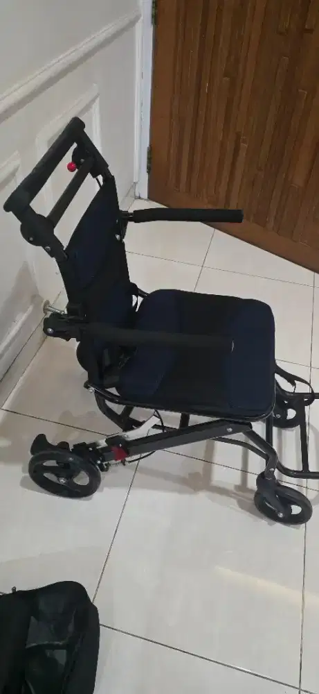 Kursi roda Onemed FS 800 dijual cepat