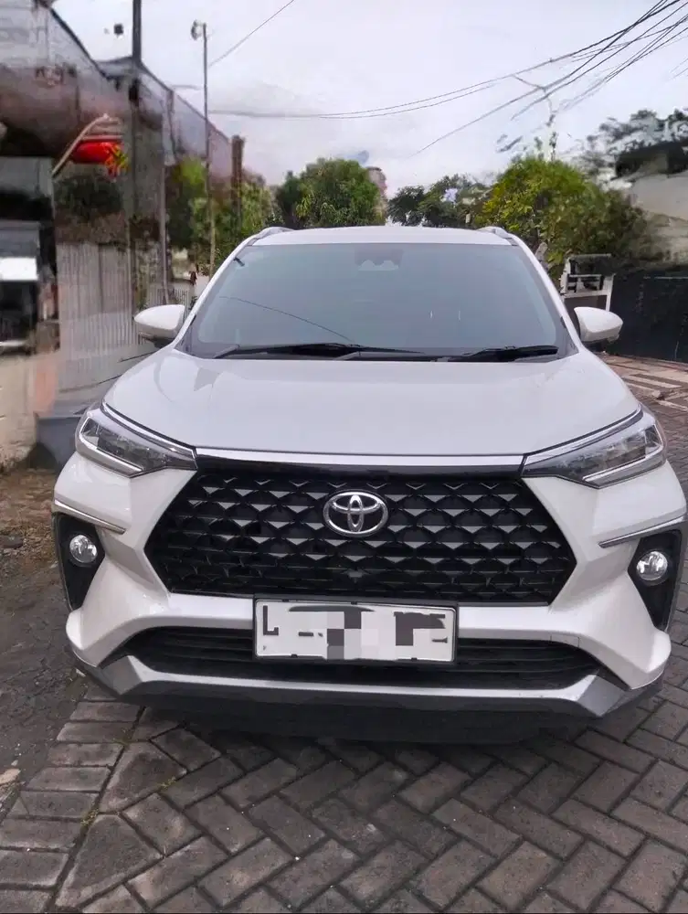 Veloz type Q CVT TSS 2023 Mulus Orisinil km 9000 Pribadi Surabaya