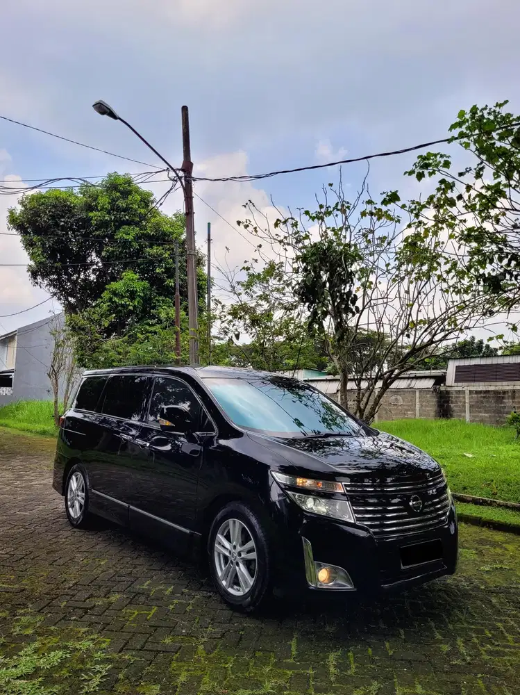 NISSAN ELGRAND 3.5 HWS CBU 2011