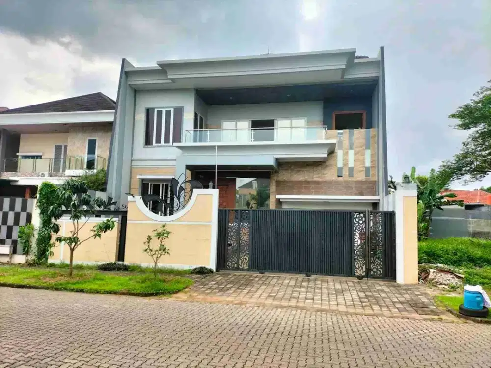 RUMAH MEWAH DI GRAHA PADMA TAMBAKHARJO SEMARANG BARAT