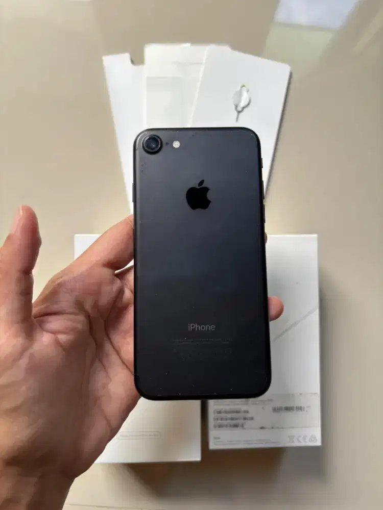 iPhone 7 128GB Whitelist Sinyal Permanen - Second