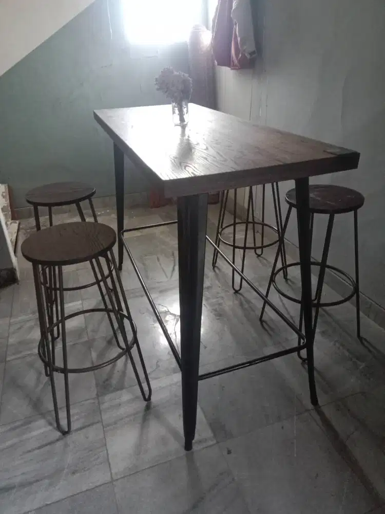 Meja bar merk informa