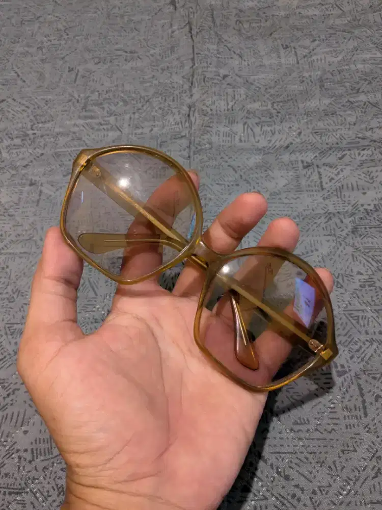 Kacamata hitam gondola itali original