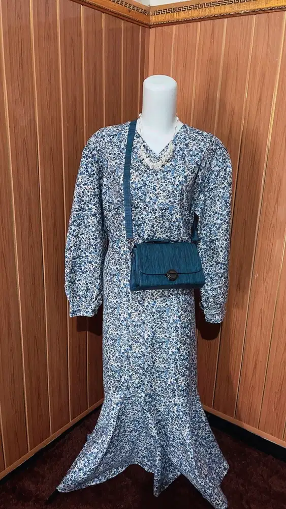 Preloved dress bunga kecil/wanita