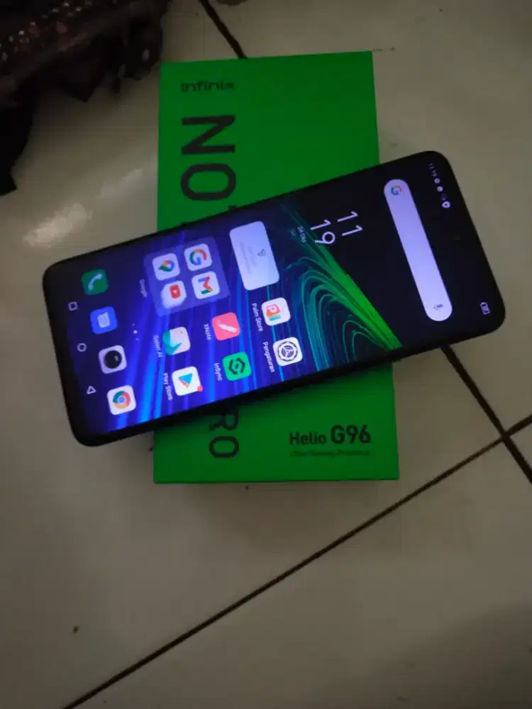 Infinix note 11 pro  8/128  minus tutup belakang sehelai pendek