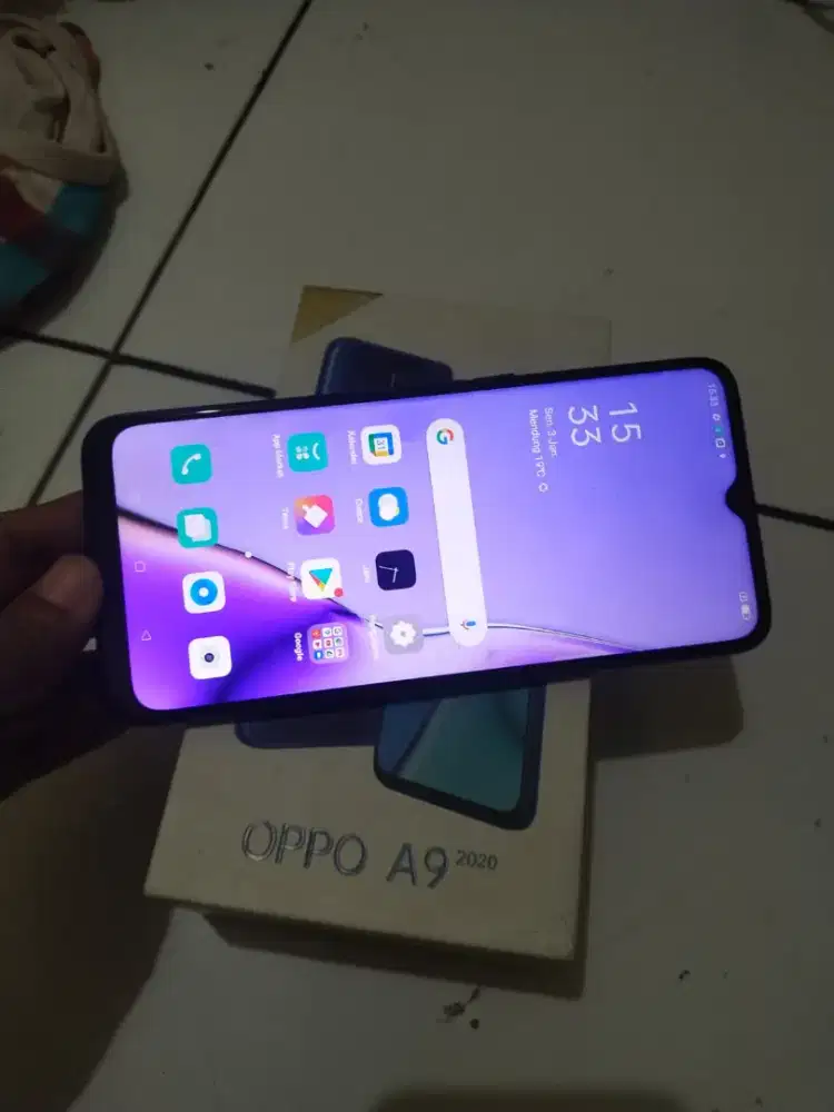 Oppo A9 2020  8/128 minus white spot kecil 1 di layar sm titik abu
