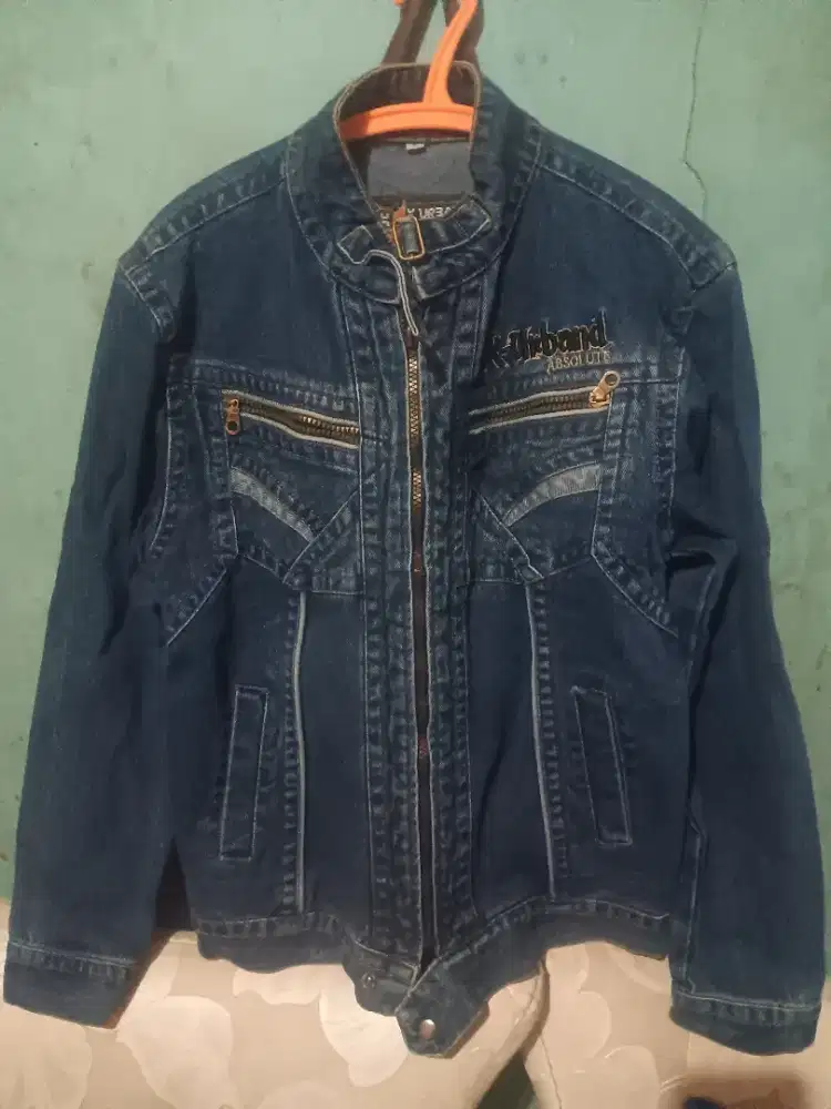 JAKET LEVIS DAN SWETER