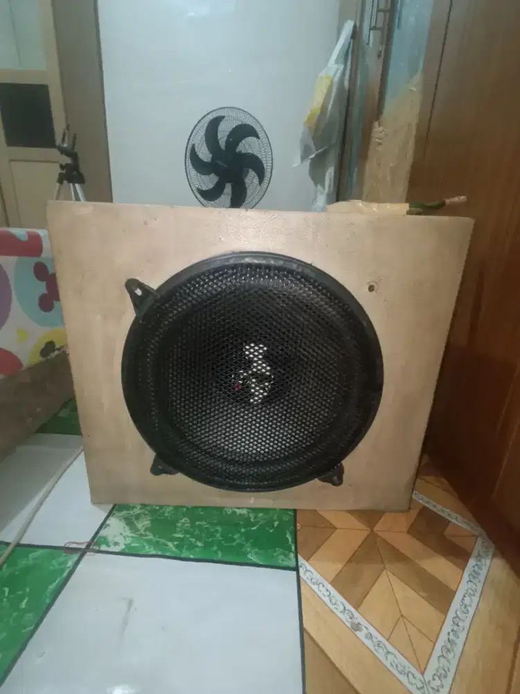 Jual cepat 1 UNIT SUBWOFER MOBIL 12 INCH MOHAWK + BOX