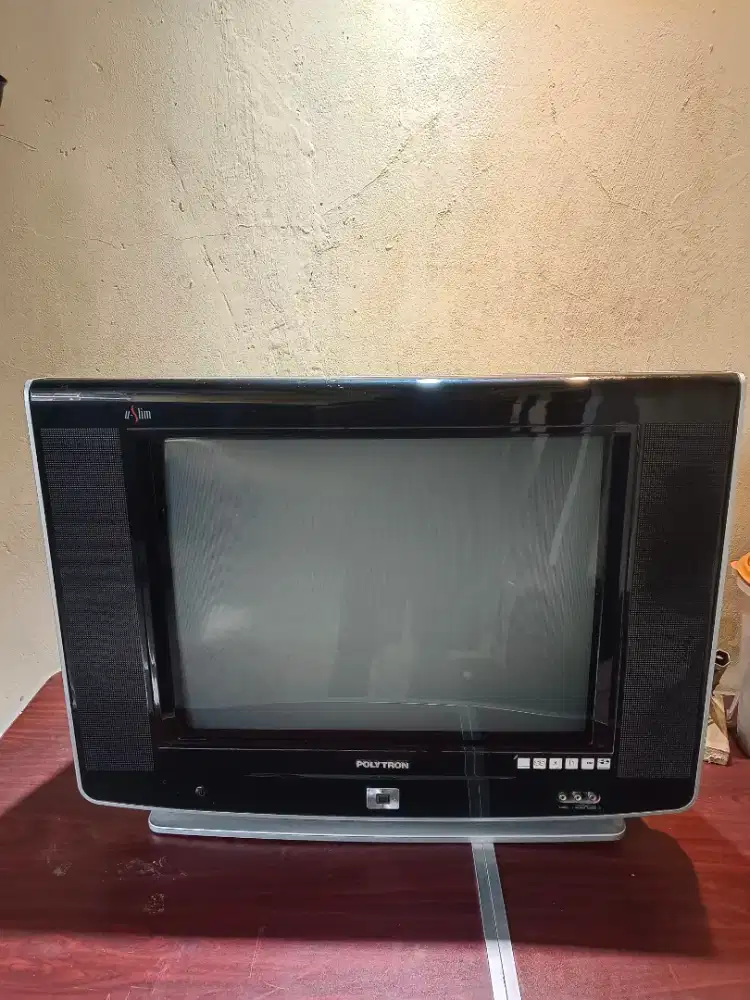 Televisi polytron normal