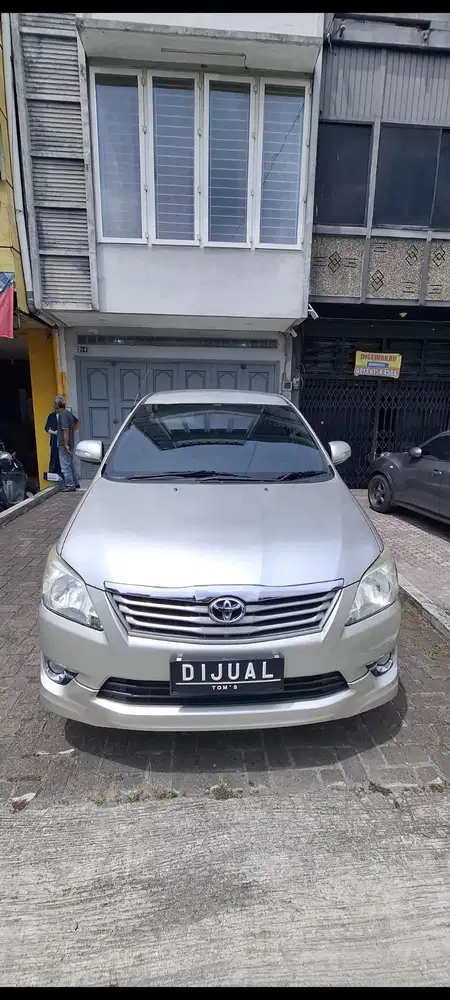 grand innova 2011 luxury captain seat