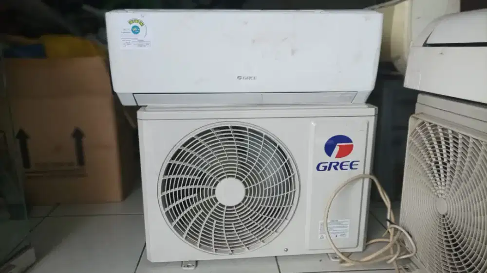 AC GREE 1/2 PK. Setahun pemakaian ORI GRESS