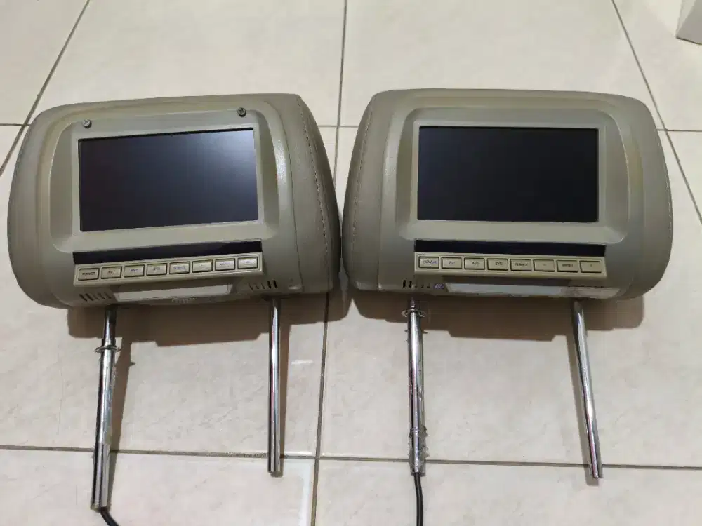 Jual monitor headrest bekas. Masih berfungsi.