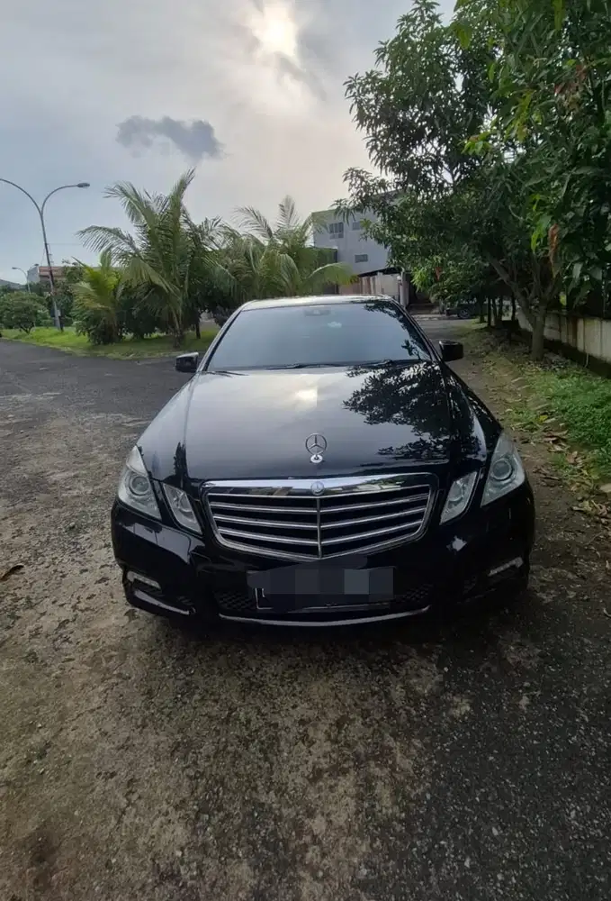 Mercedes-Benz E250 2010 Bensin