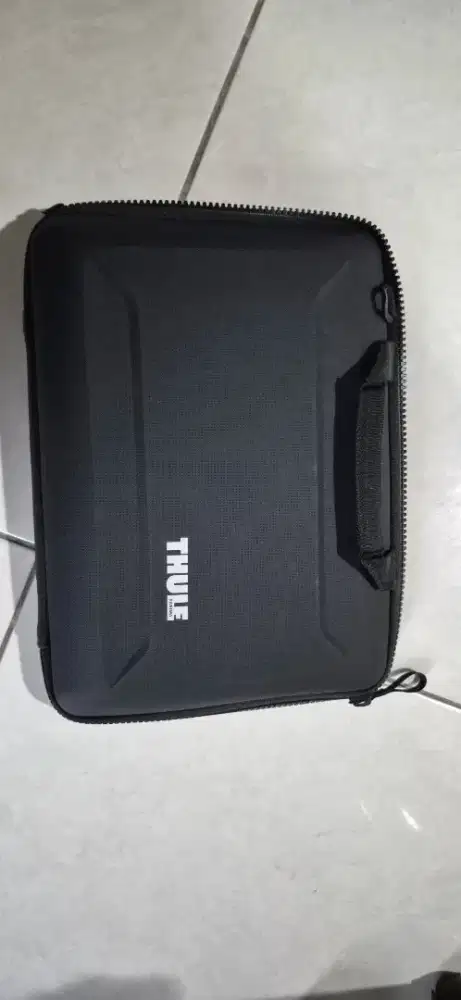 THULE gauntlet attache macbook sleeve bag