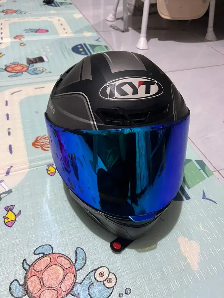 KYT TT Course Tourist Black full Grey