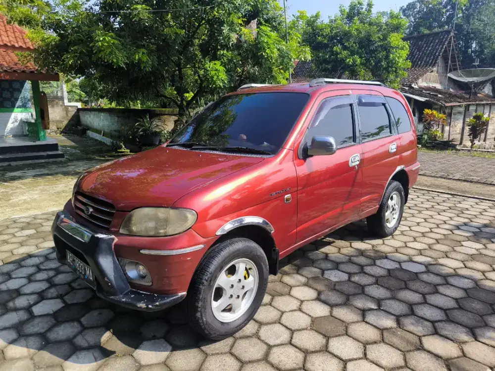 Daihatsu Taruna CX Tahun 2000