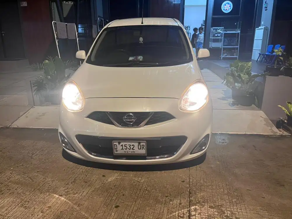 Nissan March 1.5 XS AT