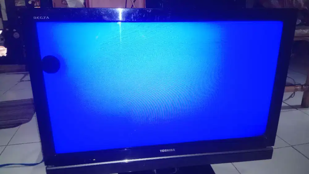 Tv LED Toshiba 32 inch + Stb nya sekalian.