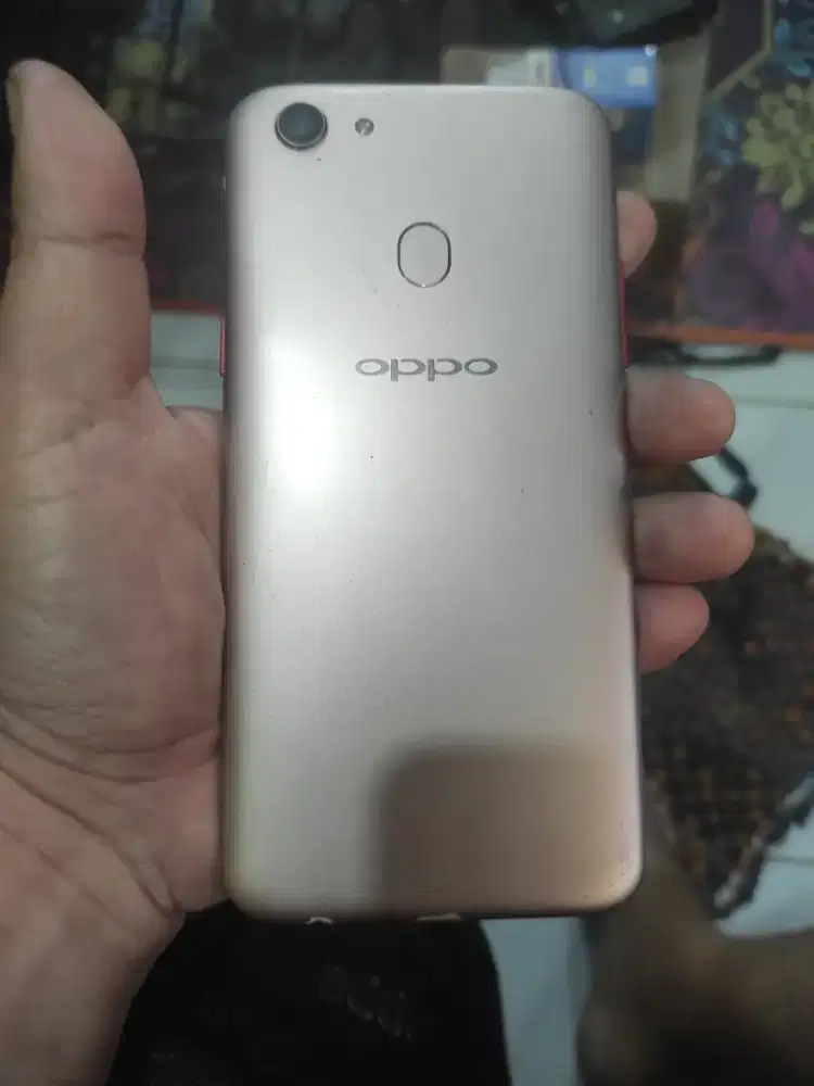 Oppo F5, ram 4/32 gb . HP siap pakai